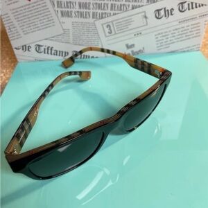 Burberry unisex sunglasses